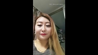 Asian Milf Mom: A Mature Chinese Beauty