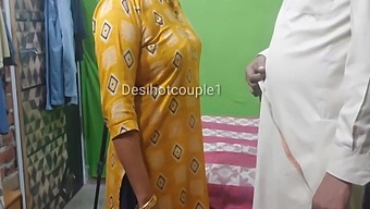 Indian Tailor Provides Free Stitching Services To Indian Housewife